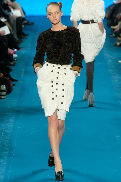 Look 12